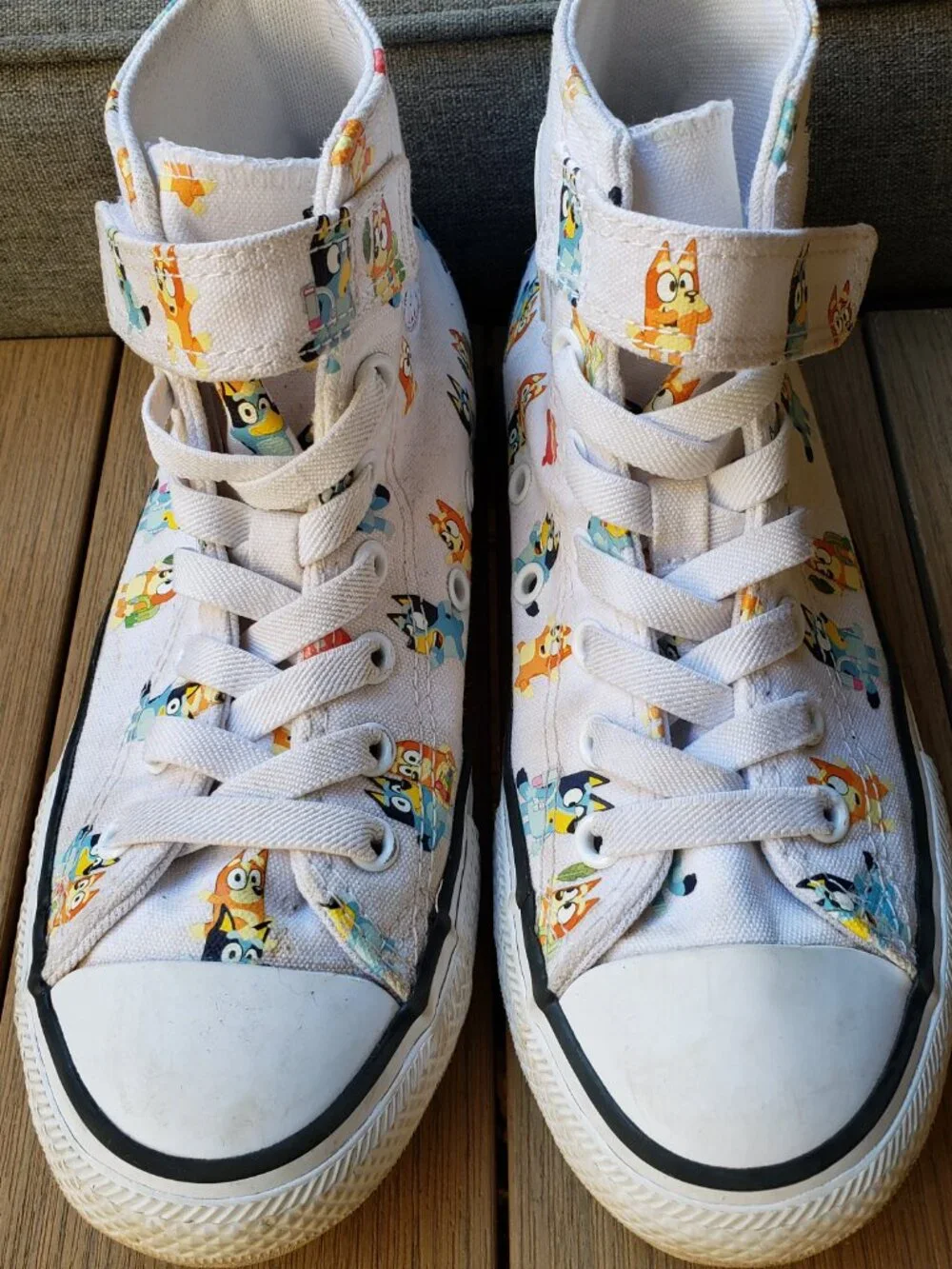 EUC CTAS Converse Easy On Hi Bluey All Over Print (2 Youth) KICKS